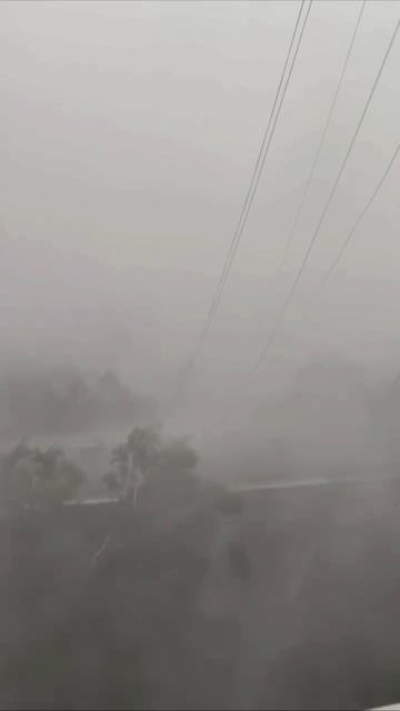 ❗️На Москву движется тропический ливень Синоптики обещают сильнейшие дожди, ветер и грозу, при этом смотреть онлайн