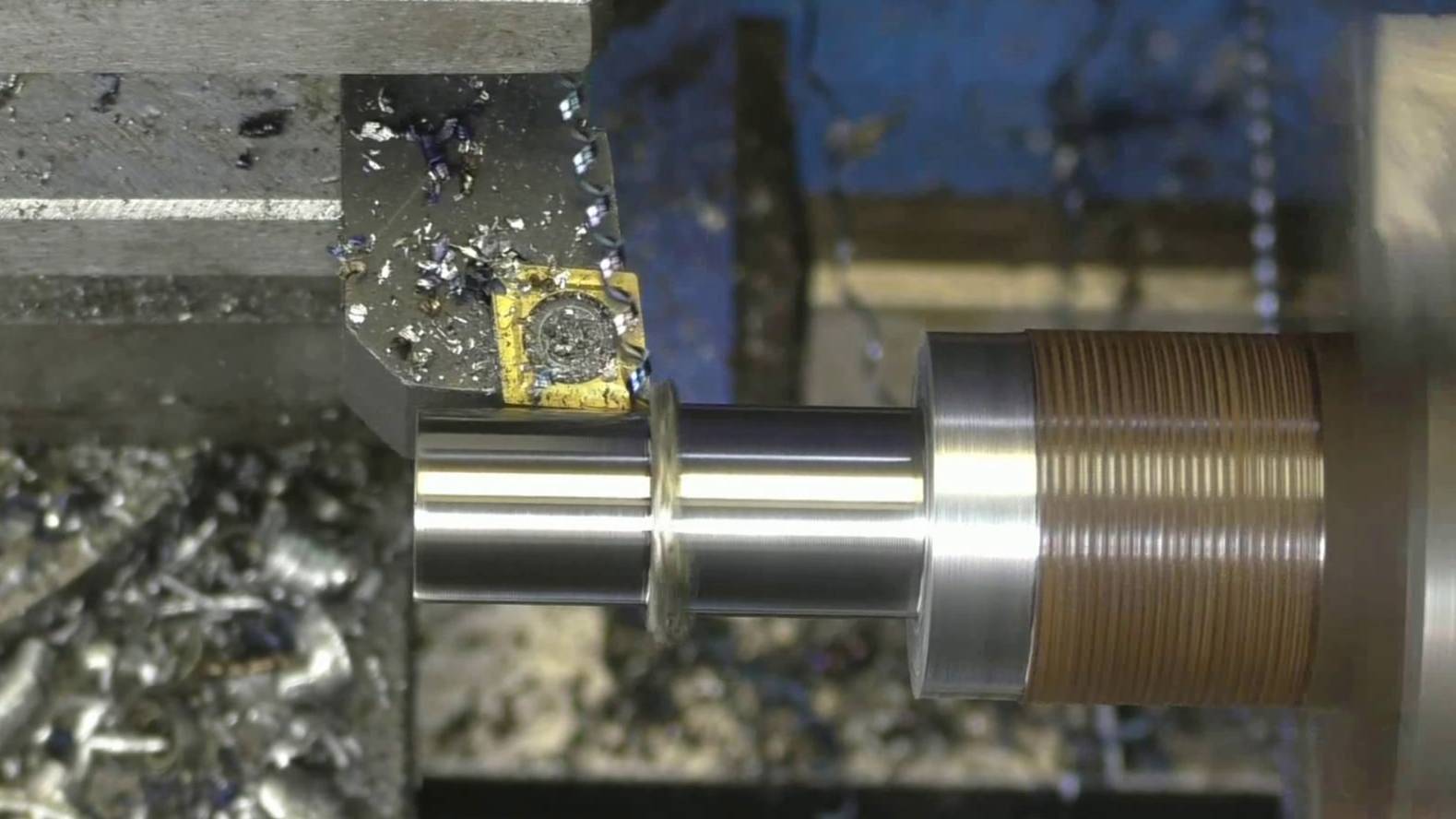 Теперь сверление без ограничений. Изготавливаю удлинитель для свёрл Форстнера, воронение.