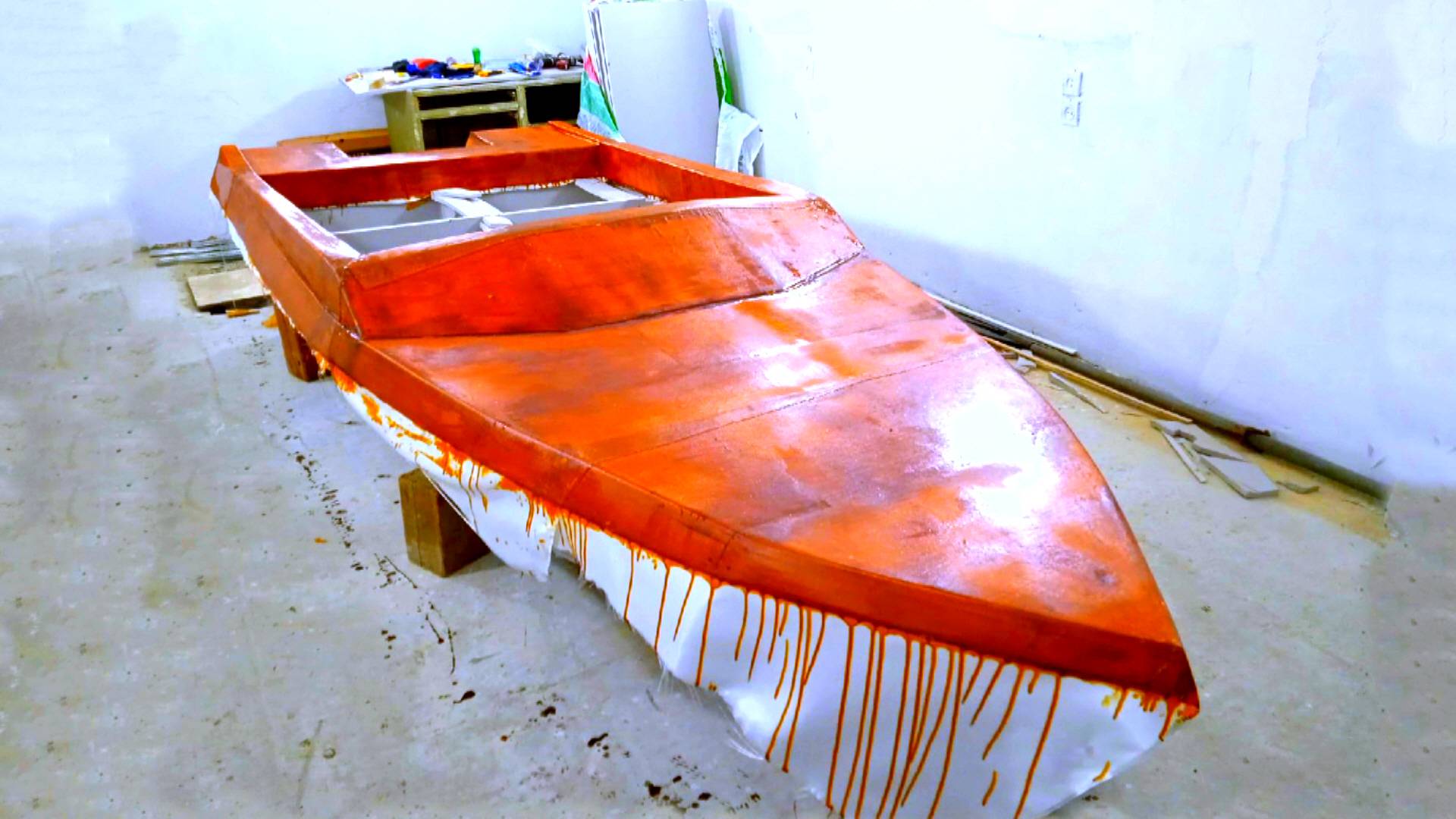 Лодка из пенопласта почти готова! смотреть онлайн