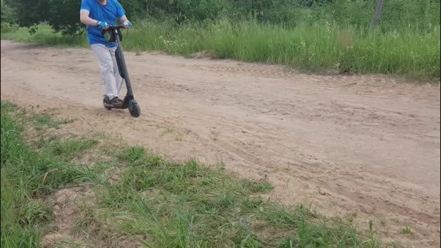 Испытываем новый электросамокат смотреть онлайн