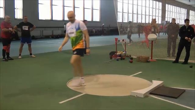 Толкание ядра.Мужчины М35 - М55+ на ПР по л/а среди ветера?