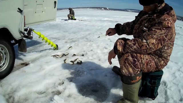 Рыбалка в компании. смотреть онлайн
