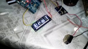 тест дисплея TM1637