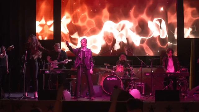 Фрагмент номера с отчетного концерта студии 