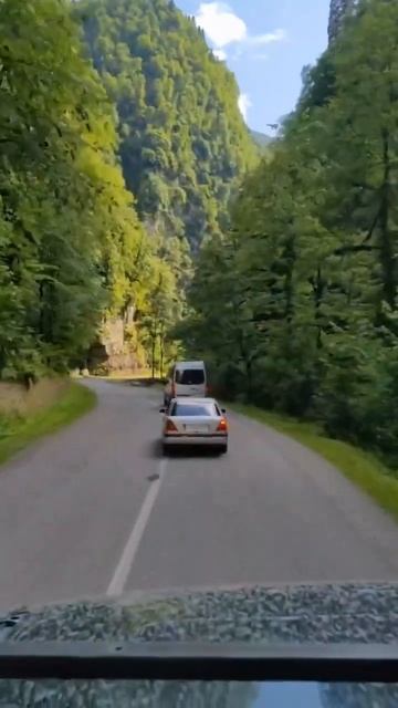 Прокатимся с ветерком к абхазским достопримечательно