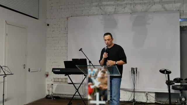 Посреди ограничений / Трифонов Михаил