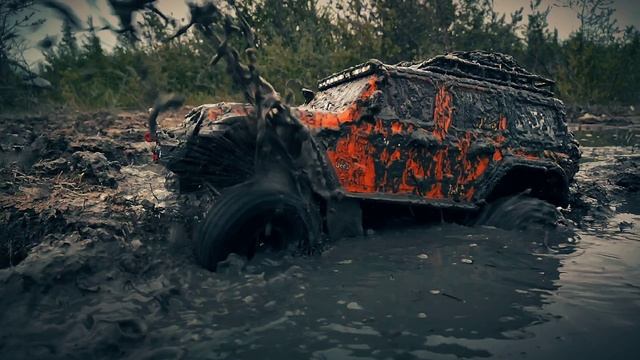Радиоуправляемый джип Rubicon Yikong 4x4 1/8 барахтается в грязи и покоряет все дороги смотреть онлайн