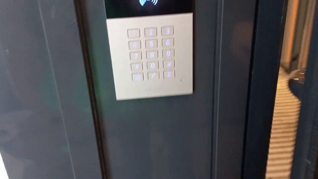 Как работает бесконтактный заезд в квартиру