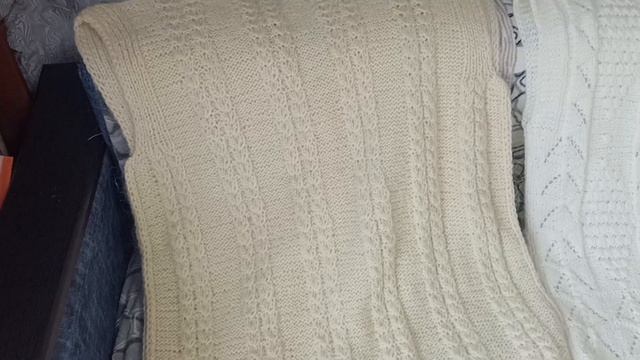 Новинки! Женские жилеты из пряжи козий пух и овечья ше?