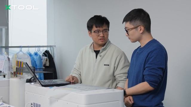 За инновациеи Автоматизация xTool Apparel Printer одним щелч?