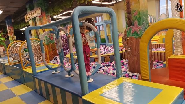 НОВАЯ МАГНИТОЛА но не у нас😅 Выбираем подарок VLOG Семе