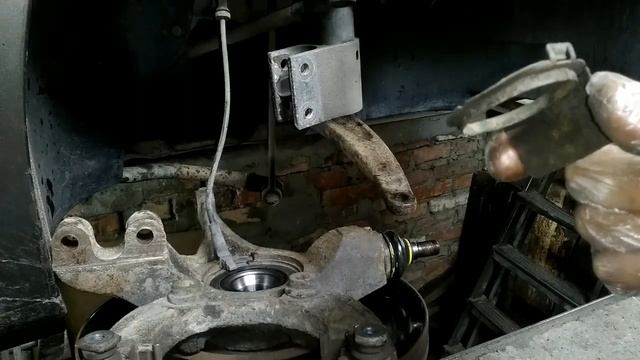 Замена передних сайлентблоков Пежо 307 правая сторона ?