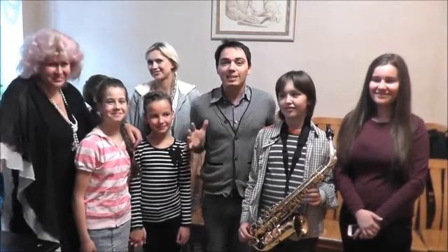 Родион Газманов поздравляет горошин