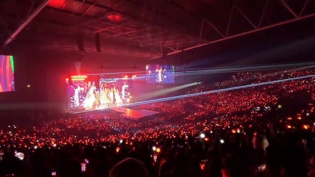 😱 КОНЦЕРТ STRAY KIDS !! ЧТО ПРОИЗОШЛО? ЭТО..😱 смотреть онлайн