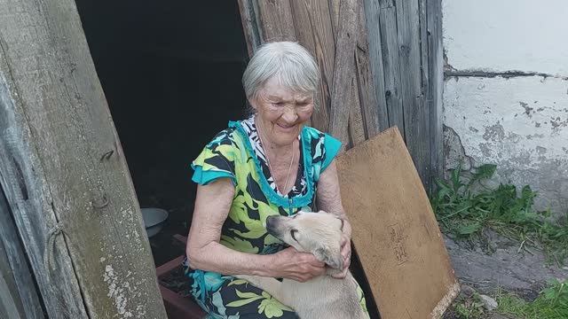 Давайте спасем хвостиков! Привезла корм для кошек и собак! смотреть онлайн