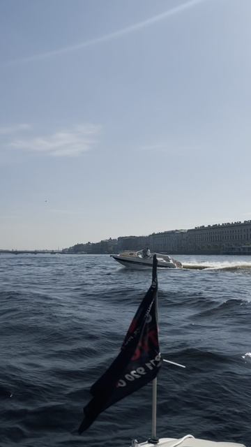 Прогулки на катере по Санкт-Петербургу | Летний отдых на воде