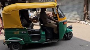 Шопинг перед вылетом из Индии в Россию. Обед в Узбекском кафе с Оксаной и Рупаком. Дели. Мэйнбазар.