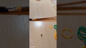 как сплести красивые украшения на чехол