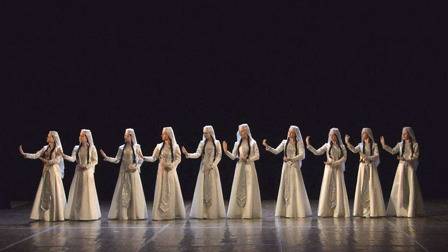 Театр танца «Сапфир» - «Нарнари» (грузинский танец) смотреть онлайн