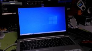 Ноутбук Asus после переустановки винды выдает синий экран
