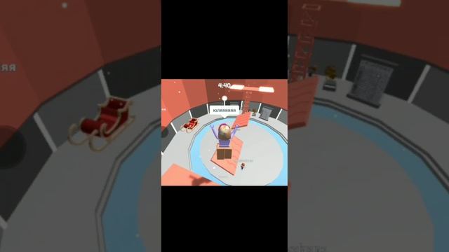 УВИДЕЛА РОБЛОКС КВИН В  СЕРВЕРЕ 