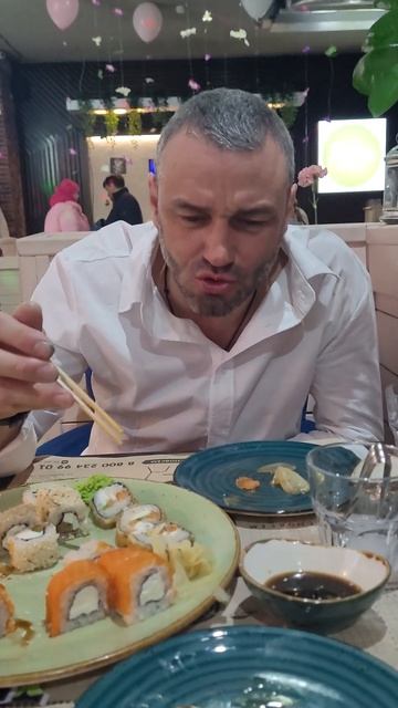 Топ-рыба на роллах. Жесть #роллы #обман #антиролы #мукбанг смотреть онлайн