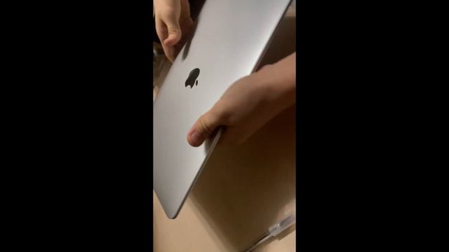 Распаковка MacBook Air M1