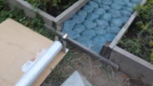 ДОРОЖКА из ПАКЕТОВ. и ЦЕМЕНТА для ОГОРОДА.Строим бюджетно.(моё видео из YouTube)