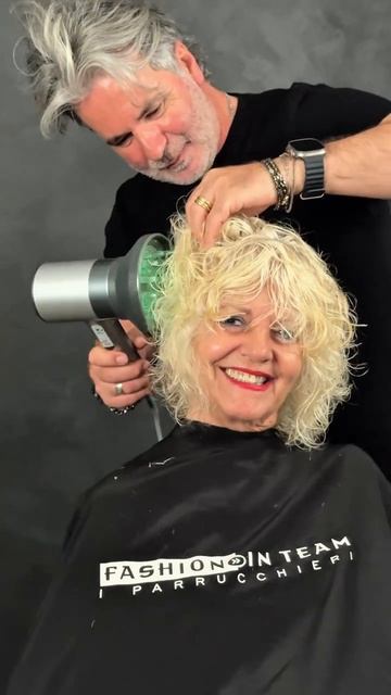 Стрижка Боб для кудрявых волос смотреть онлайн