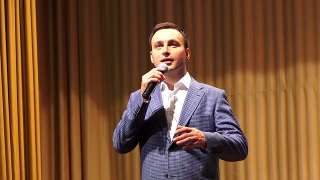 "Не спеши" - Владислав Косарев и Ансамбль русских народных инструментов смотреть онлайн