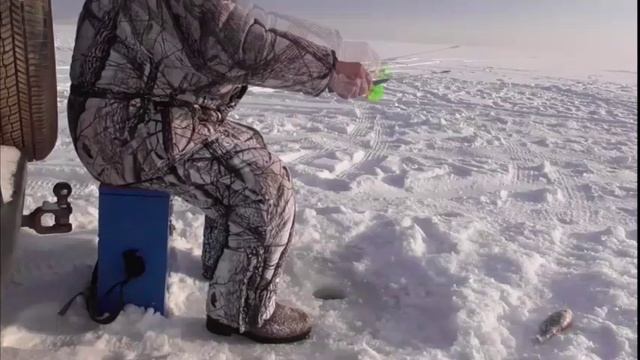 Рыбалка на глубине 18 метров 06.01.17 года. смотреть онлайн