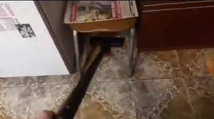 Как пропылесосить комнату / How to vacuum a room