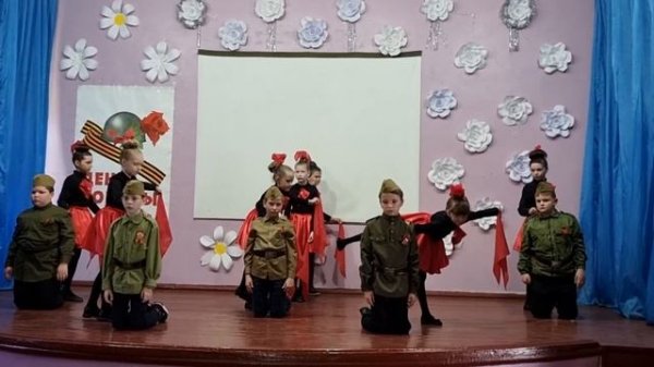 9 мая танец "Красные маки" - Юлия Селиверстова 3 класс