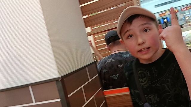 я с лёвой пошёл в Burger King смотреть онлайн