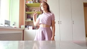 Танец под песню "Кеды цвета малины"