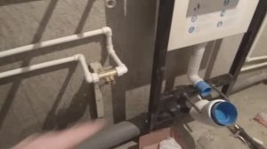 Монтаж встроенного смесителя для гигиенического душа GROSS AQUA. Проблема.