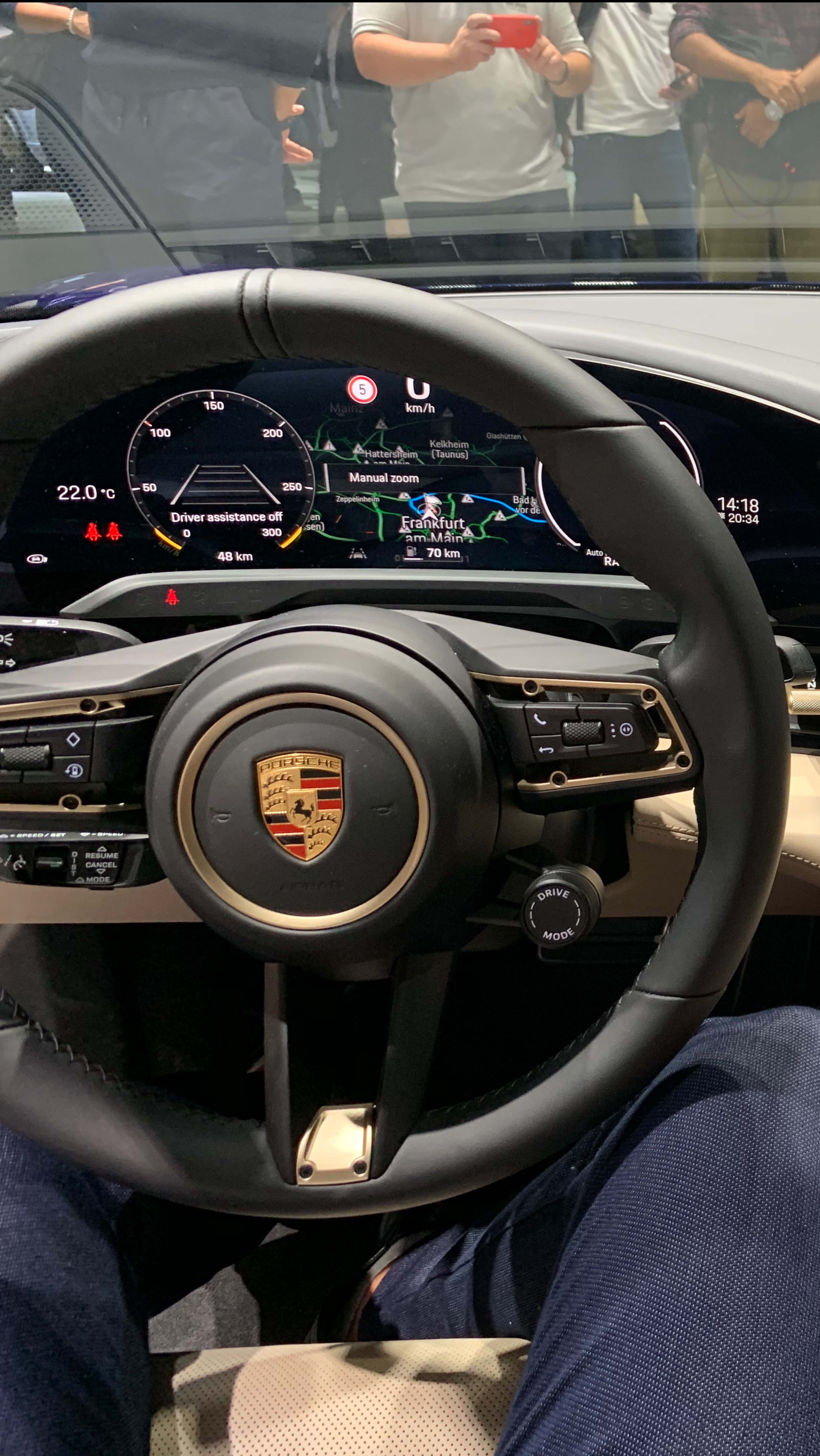 Porsche_taycan