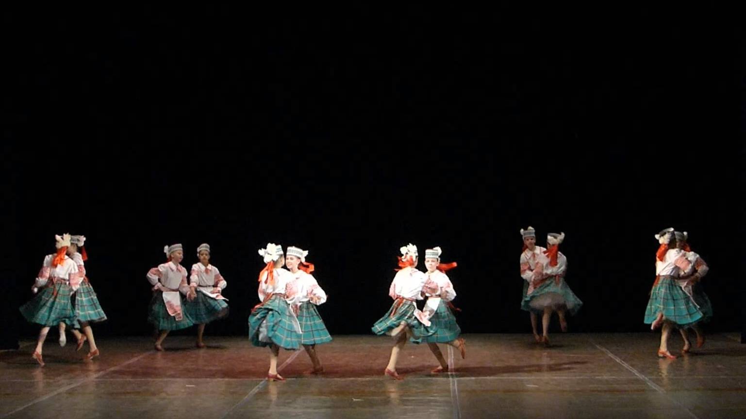 Театр танца «Сапфир» - Белорусская «Крутуха» смотреть онлайн