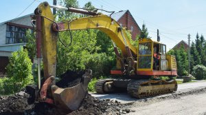 Экскаватор ЭО-4224. Работа. Звук двигателя А-01. / The old excavator EO-4224.