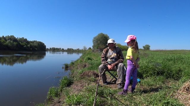 Рыбалка на Оке на фидер, поклёвки начались, но пришла ОНА...