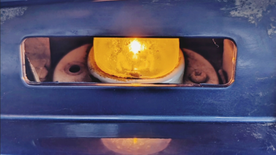 Замена ламп подсветки номерного знака Хендай Гетц. смотреть онлайн