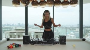 OLIWIA MOON - Melodic House & Techno Set