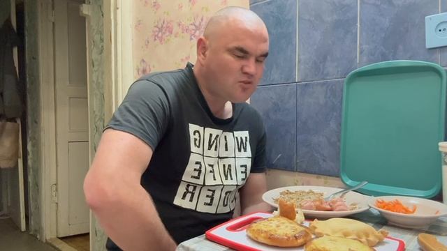 МУКБАНГ/ГРЕЧНЕВАЯ КАША/САРДЕЛЬКИ/ШАНЕШКА/КОКРОК С ЯБЛОКОМ