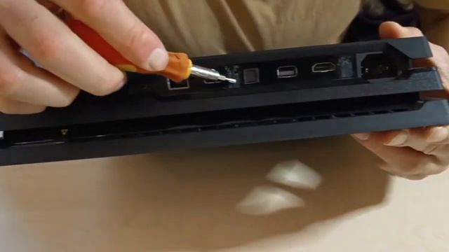 Разборка и чистка PS 4 Slim Pro. Часть 1 смотреть онлайн
