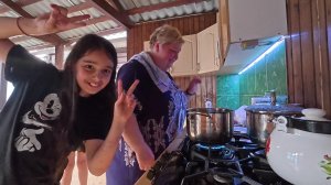 Вкусный обед и новые помощники.