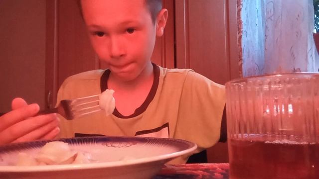кушаем пельмени и разговариваем