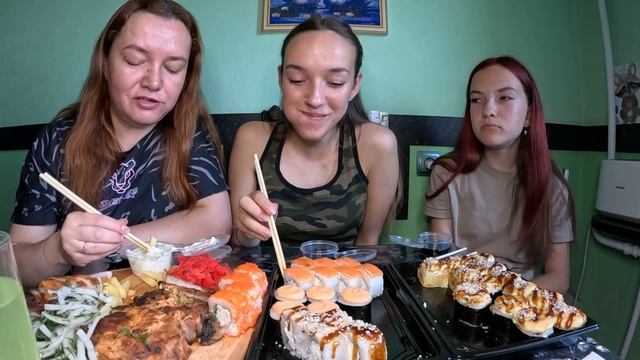 Роллы, шашлык. Мукбанг смотреть онлайн