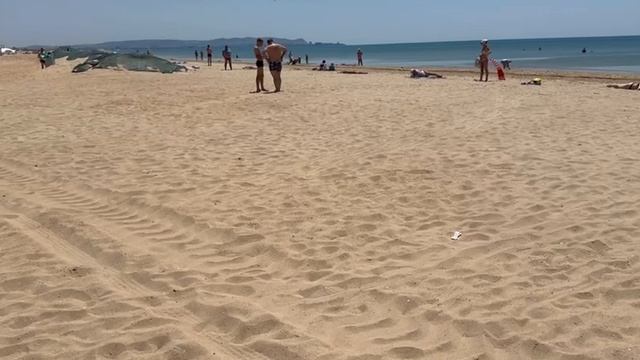 Пляж Витязево-все купаются. Купальный сезон открыт! смотреть онлайн