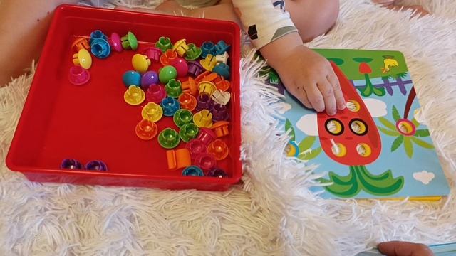 Марк собирает пазл и мозаику смотреть онлайн