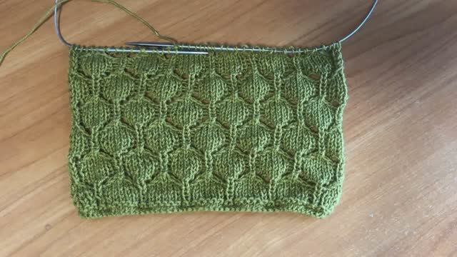 Сегодня повяжем вот такой узор спицами смотреть онлайн